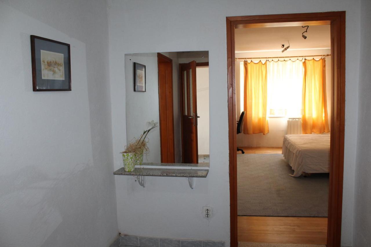 Apartment Apartman Breka *